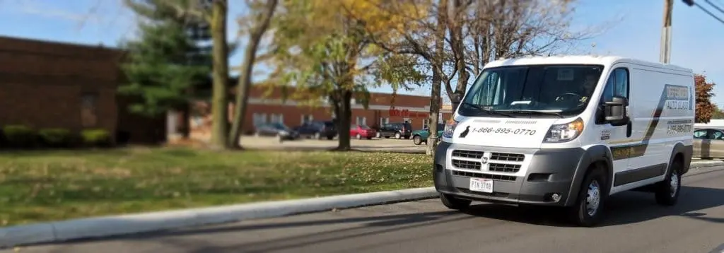 mobile glass repair truck